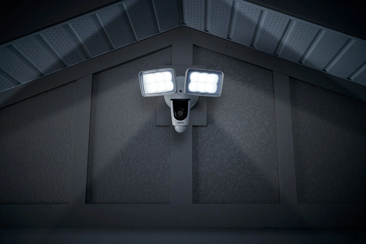 Lorex 1080p Wi-Fi Floodlight Security Camera (32GB) - Amazon - Image 4