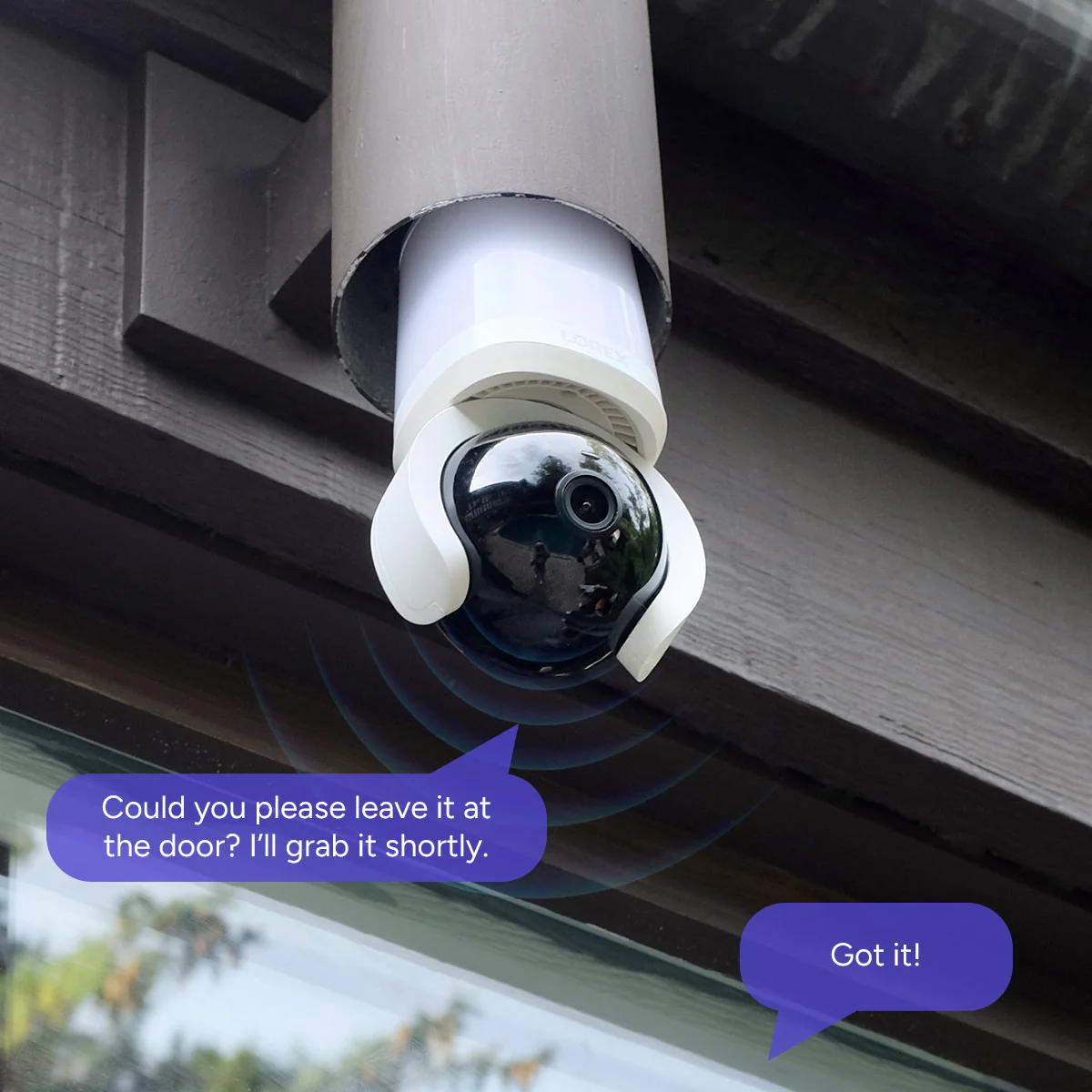 Lorex Connect 2K Wi-Fi Smart Lightbulb Pan-Tilt Camera - Image 4