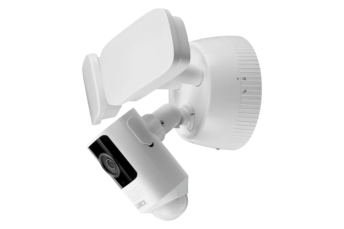 Lorex 2K Wired Floodlight Security Camera (32GB) - Image 7