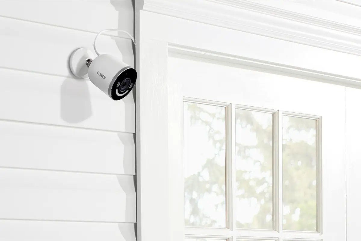 Lorex 4K Spotlight Indoor/Outdoor Wi-Fi 6 Security Camera with Smart Security Lighting (32GB, Open Box) - Image 5